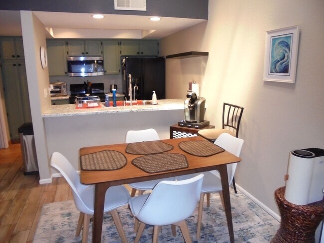 Building Photo - Great Rental