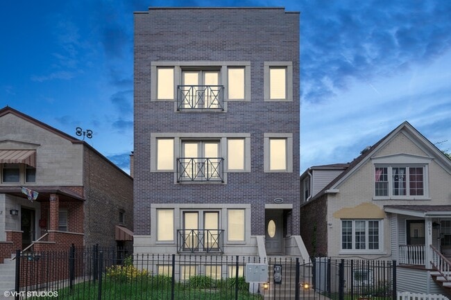 Building Photo - 6065 N Ridge Ave Unit 3 Rental