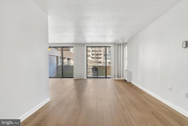 Photo - 4141 Henderson Rd Unit 104