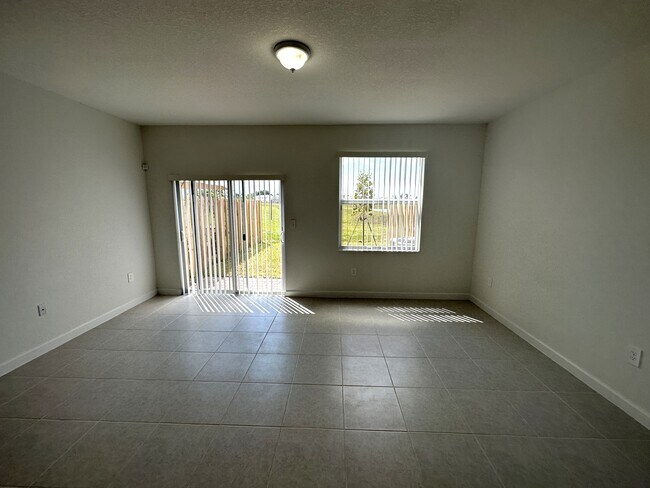 Photo - 2330 NW 125 St