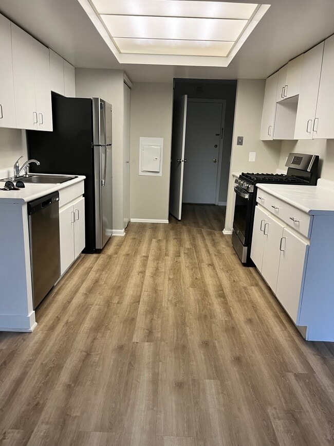 Photo - 121 Wellington Ct Unit 1A