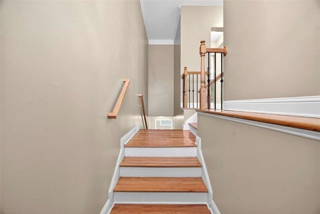 Photo - 1222 Creekside Pl SE