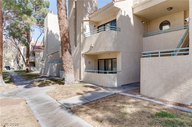 Photo - 830 N Sloan Ln Unit 202