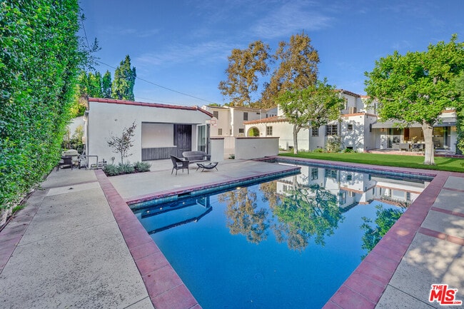 Building Photo - 507 N Arden Dr