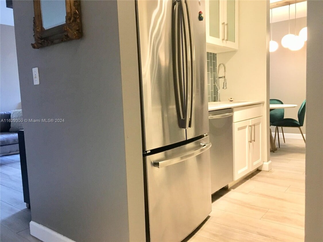 Photo - 7601 Dickens Ave (Miami Beach, FL)