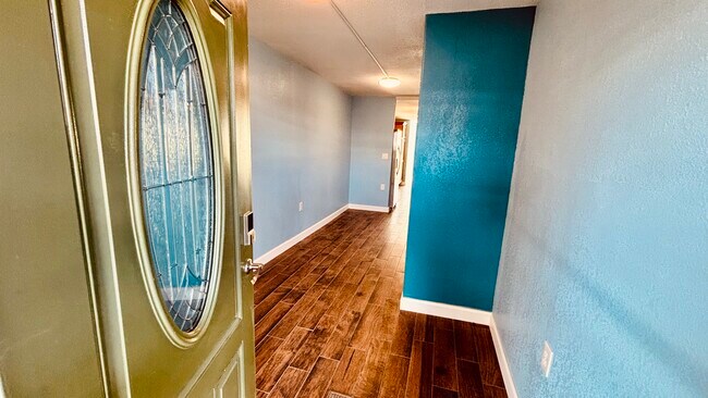 Building Photo - 4710 Bay St NE Unit Winston Park 117 Condo