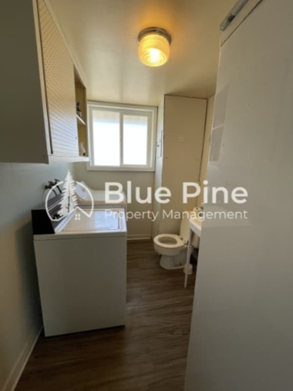 Photo - 550 W 21st St Unit 1