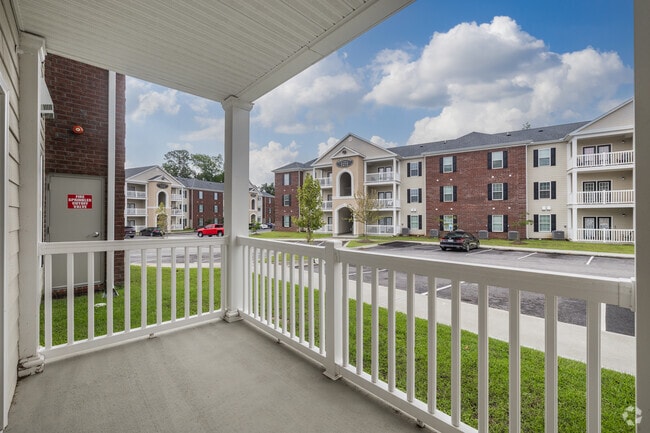2BR, 2BA - 1,080SF - Porch