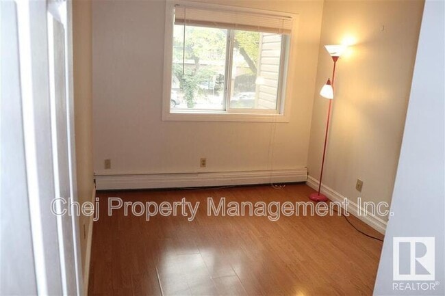Photo - 8149-8111 111 St NW Unit 202