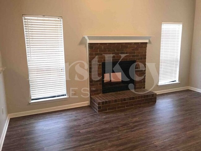 Photo - 7098 Maryland Ct