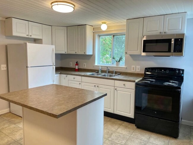 Photo - 71 Hickok St Unit B