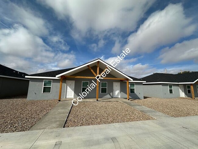 Brand new construction, spacious and updat... - Brand new construction, spacious and updat... House