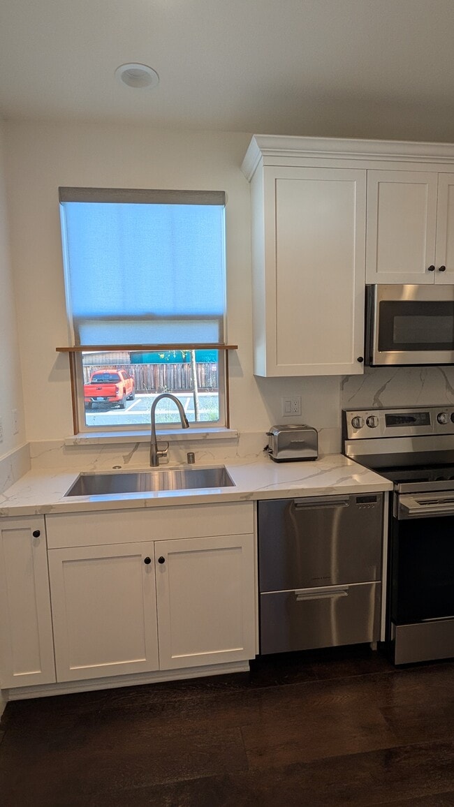 Photo - 1604 Winding Creek Way