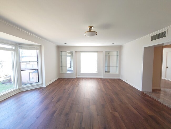 Photo - 3200 E Hampshire St