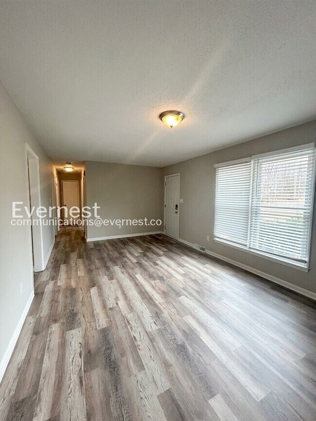 Photo - 1676 Guilford Dr