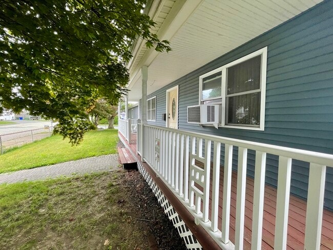 Photo - 871 King St