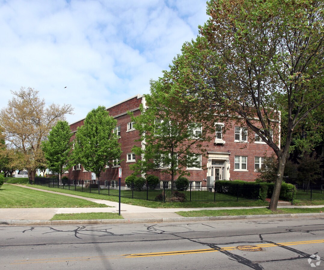 Photo - Vermont Manor Apartments