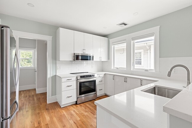 Photo - 706 Mt Auburn St Unit 2