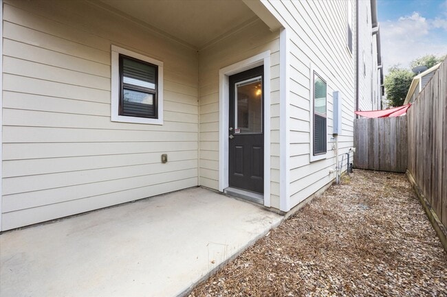 Photo - 812 Fisher St