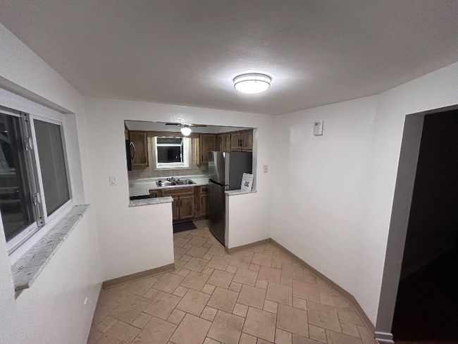 Photo - 1425 Willoughby St