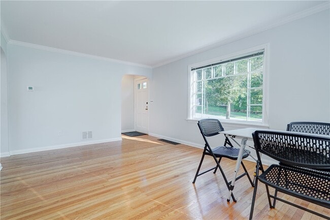 Photo - 15 Maple St