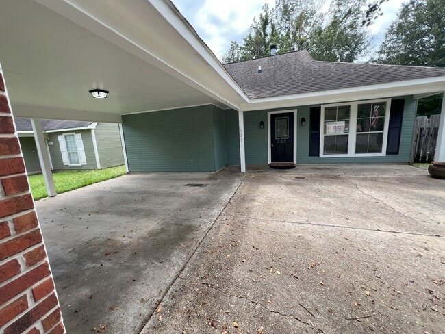 Charming updated 3 bedroom, 2 bath home in... - Charming updated 3 bedroom, 2 bath home in...