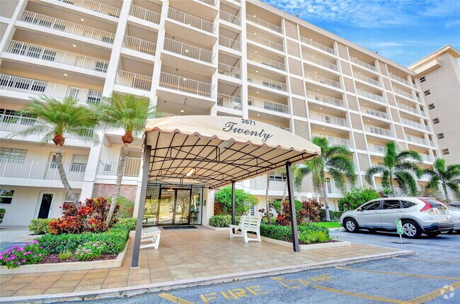 Building Photo - 2671 S Course Dr Unit 105 Rental