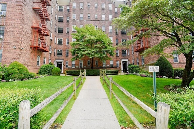 Building Photo - 780 Bronx River Rd Unit A56 Rental