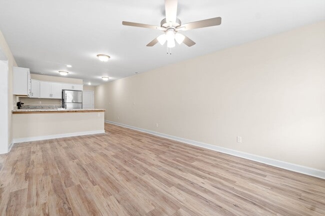 Photo - Move-in Special - TWO WEEKS FREE!! Unit D