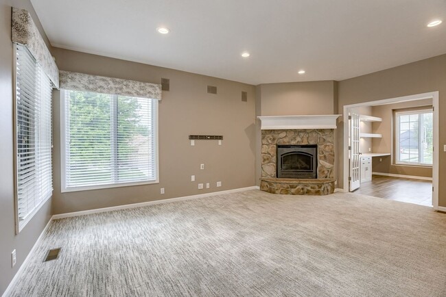 Photo - Must See West Omaha 5 Bedroom!!