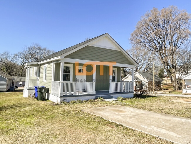 Photo - 1 Hollywood Cir