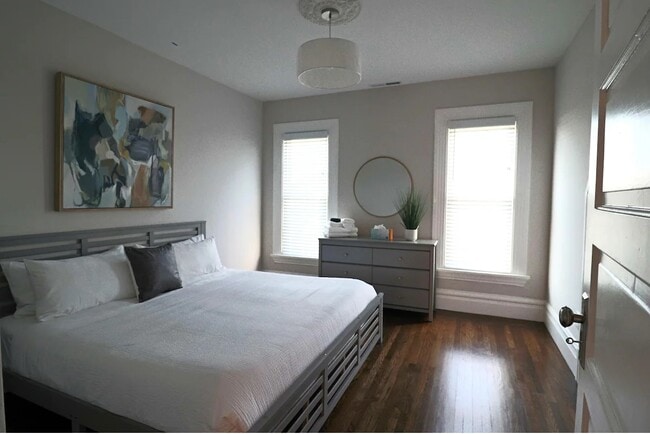 Photo - 2207 E 21st St