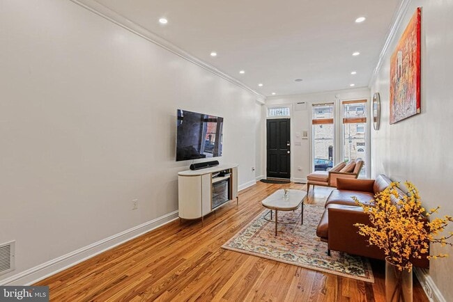 Photo - 427 S Eden St