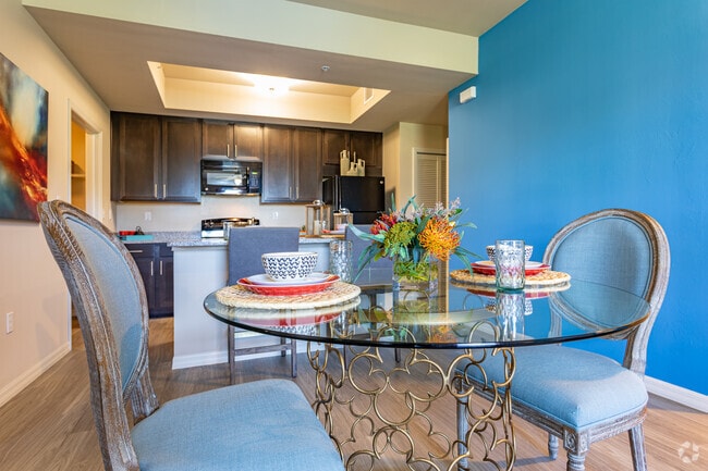2BD. 2BA - 1031 SF