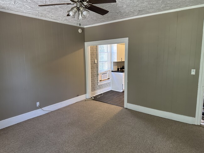 Living room - 1101 N 6th St Unit 2