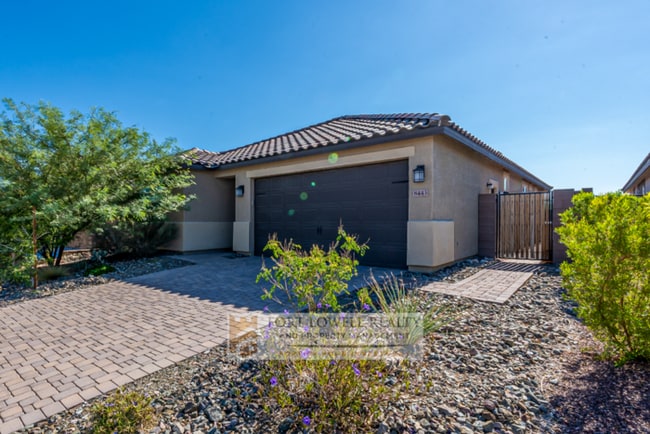 Building Photo - 3 Bedroom, 2 Bath Home Available October 1st!