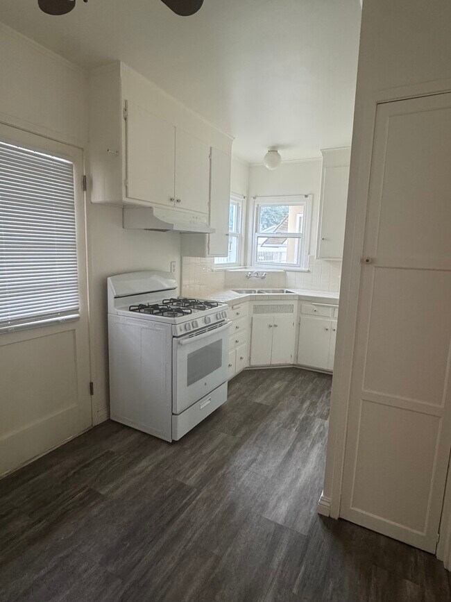 Photo - 11677 Magnolia Blvd Apartamentos Unidad 11677 Magnolia Blvd