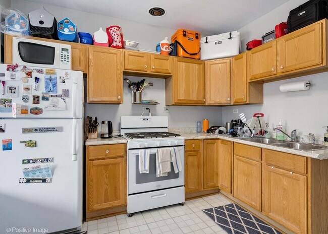 Photo - 1421 W Cuyler Ave Unit 2