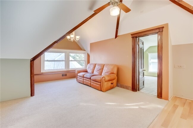 Photo - 32 Birch Crescent St