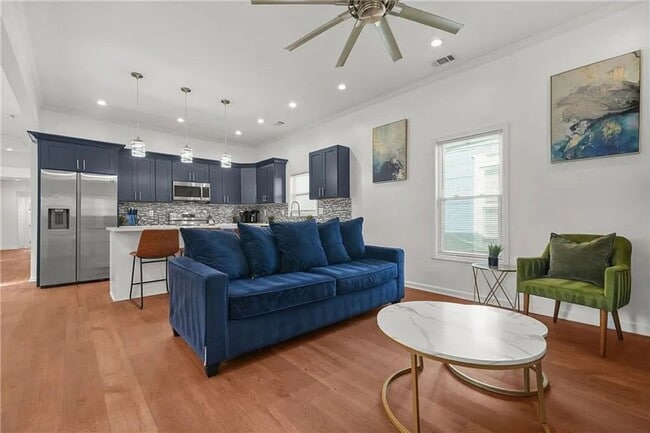 Photo - 805 Coleman St SW