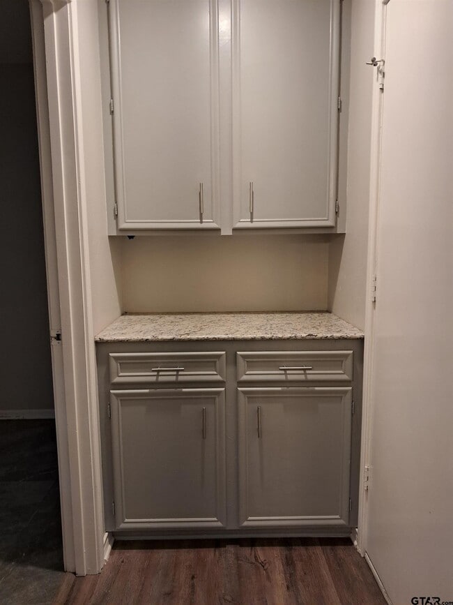 Photo - 704 Becky Dr