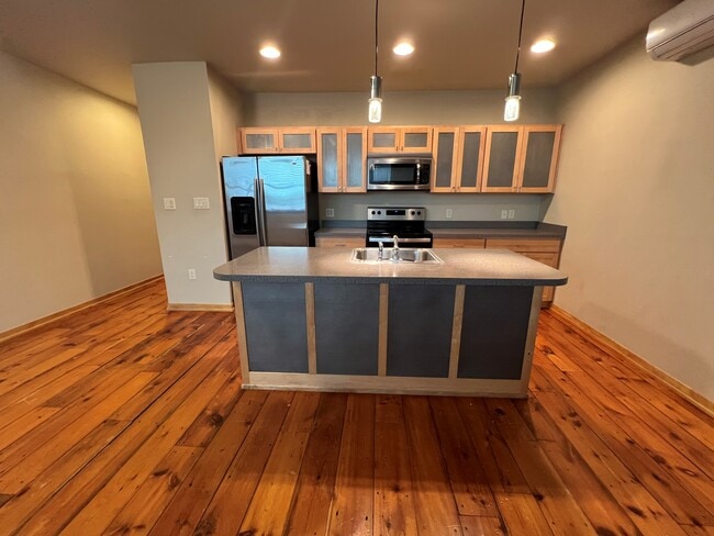 Kitchen - 922 Main St Unit A