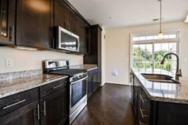 Building Photo - Spacious and Modern 2BR/2BA Condo in Norbeck Crossing