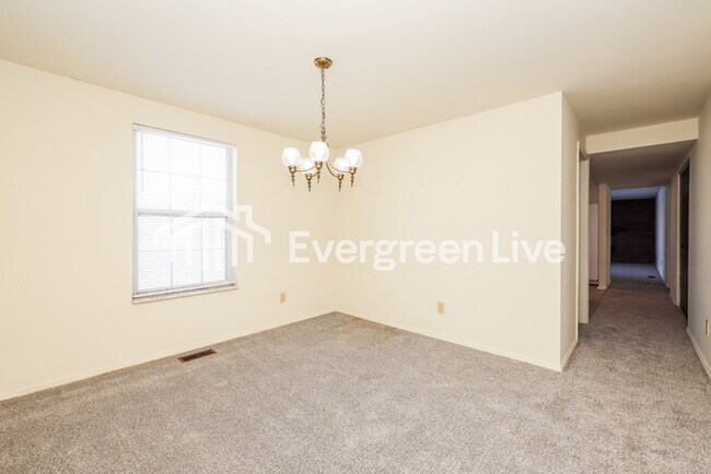 Photo - 6125 Honeygate Dr