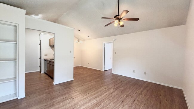 Photo - Nice 2 bedroom, 2 bath Duplex in Dorsett Oaks