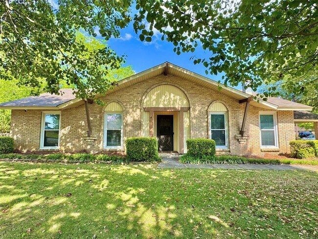Photo - 2311 Cottingham Dr