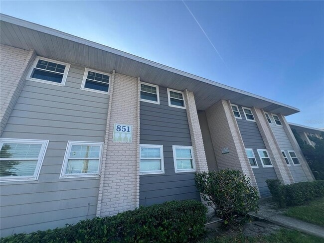 Building Photo - 851 Sky Lake Cir Unit D