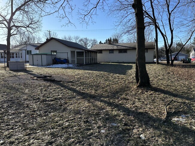 Photo - 136 Elmwood Ln