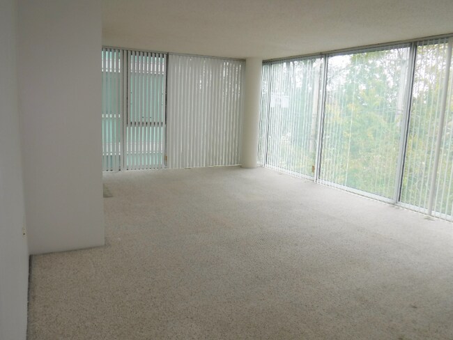Photo - 3115 S Michigan Ave Rental