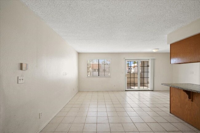 Photo - Summerlin 2 Bedroom Condo Renovated Kitche...
